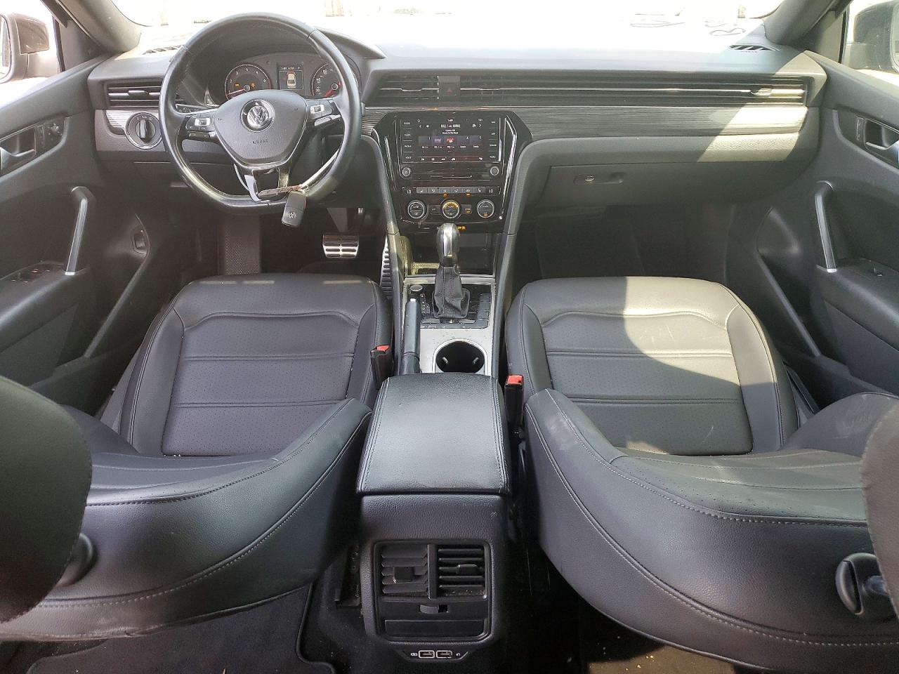 2021 Volkswagen Passat VIN 1VWMA7A30MC017463 photo 8