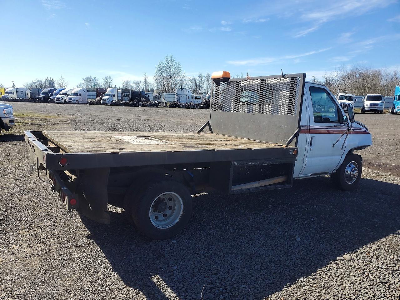 1992 Ford Econoline VIN 1FDKE37G3NHB14075 photo 3