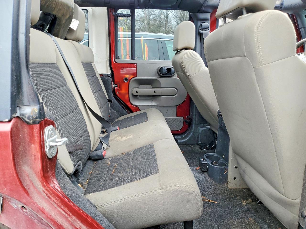 2009 Jeep Wrangler / VIN 1J4GA39169L758410 photo 10