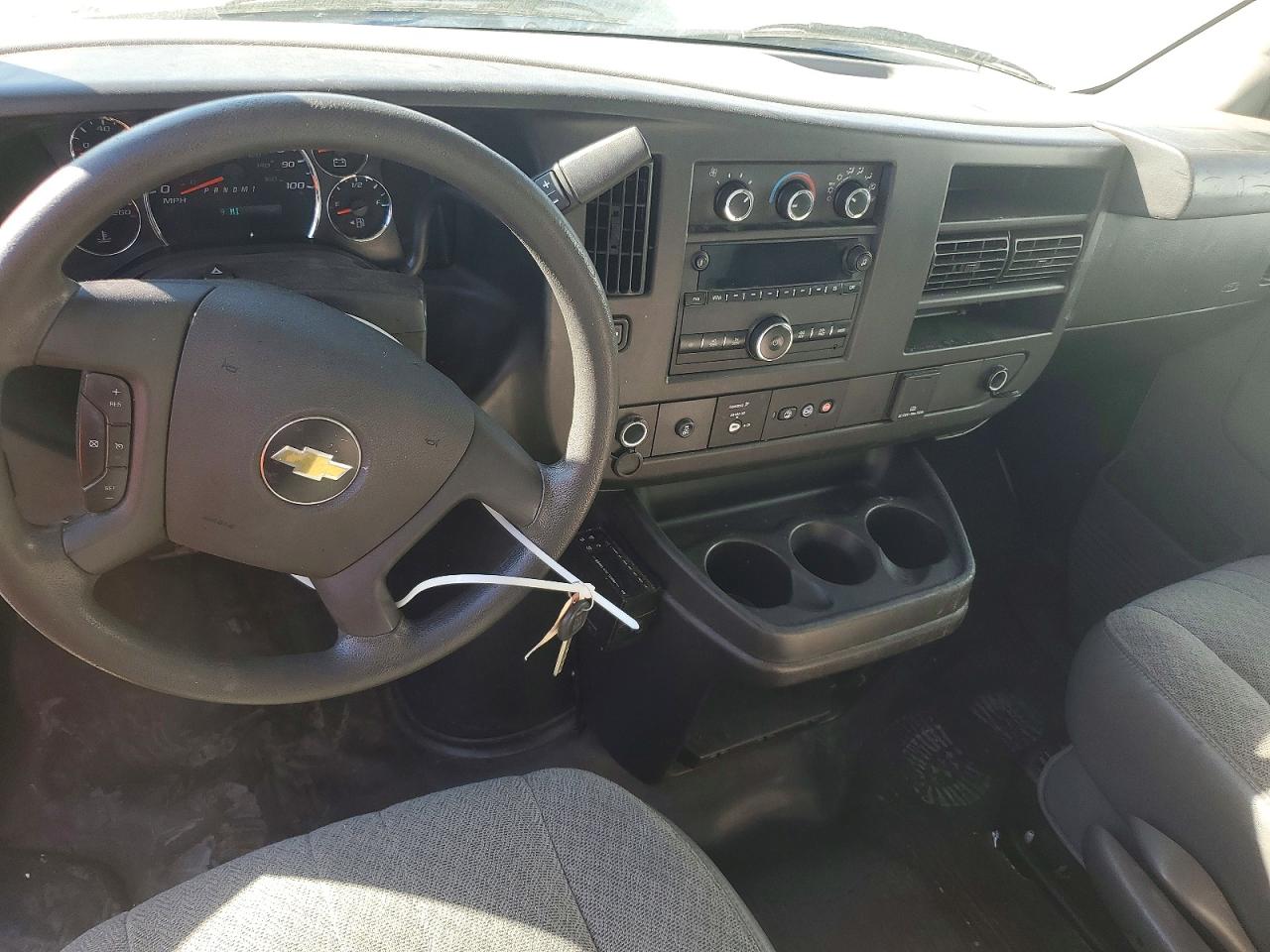2019 CHEV Express VIN 1GCWGAFG3K1327750 photo 8