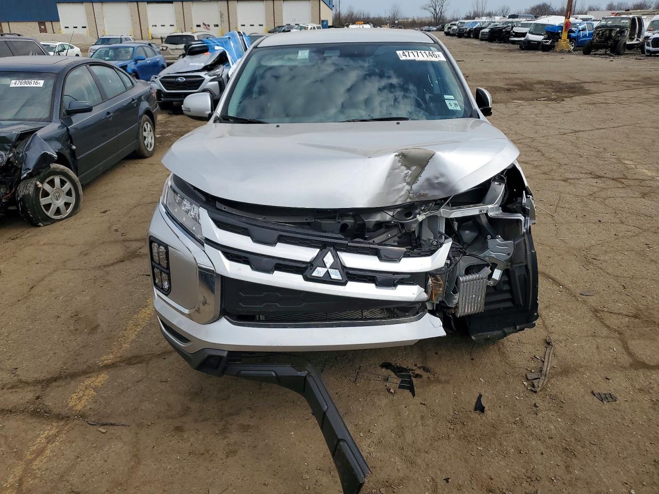 2024 Mitsubishi Outlander VIN JA4ARUAU8RU011847 photo 5