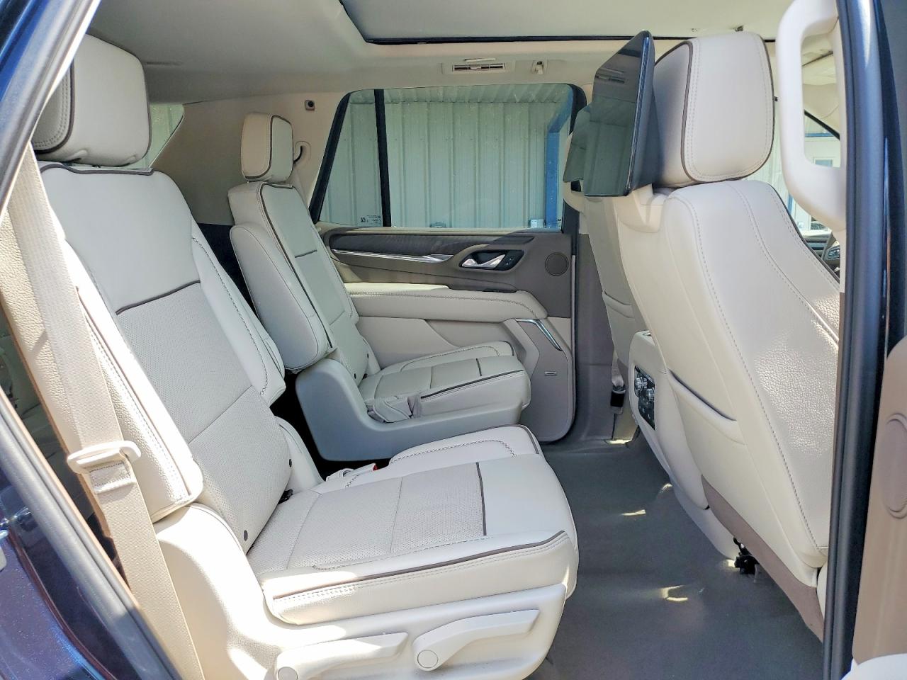 2024 GMC Yukon den VIN 1GKS1DKL8RR294619 photo 11