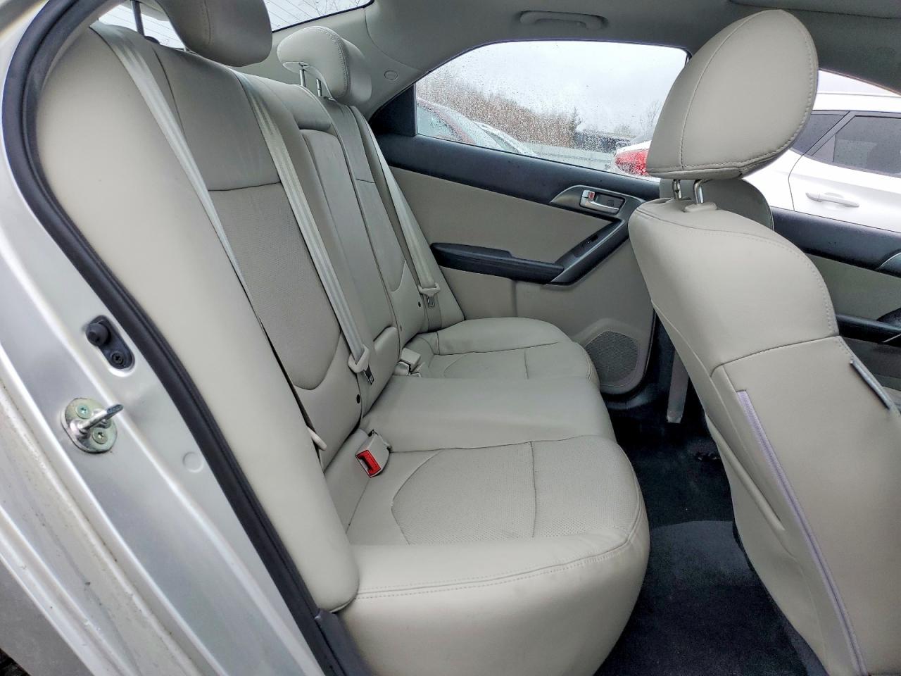 2010 Kia Forte VIN KNAFU4A25A5110520 photo 10