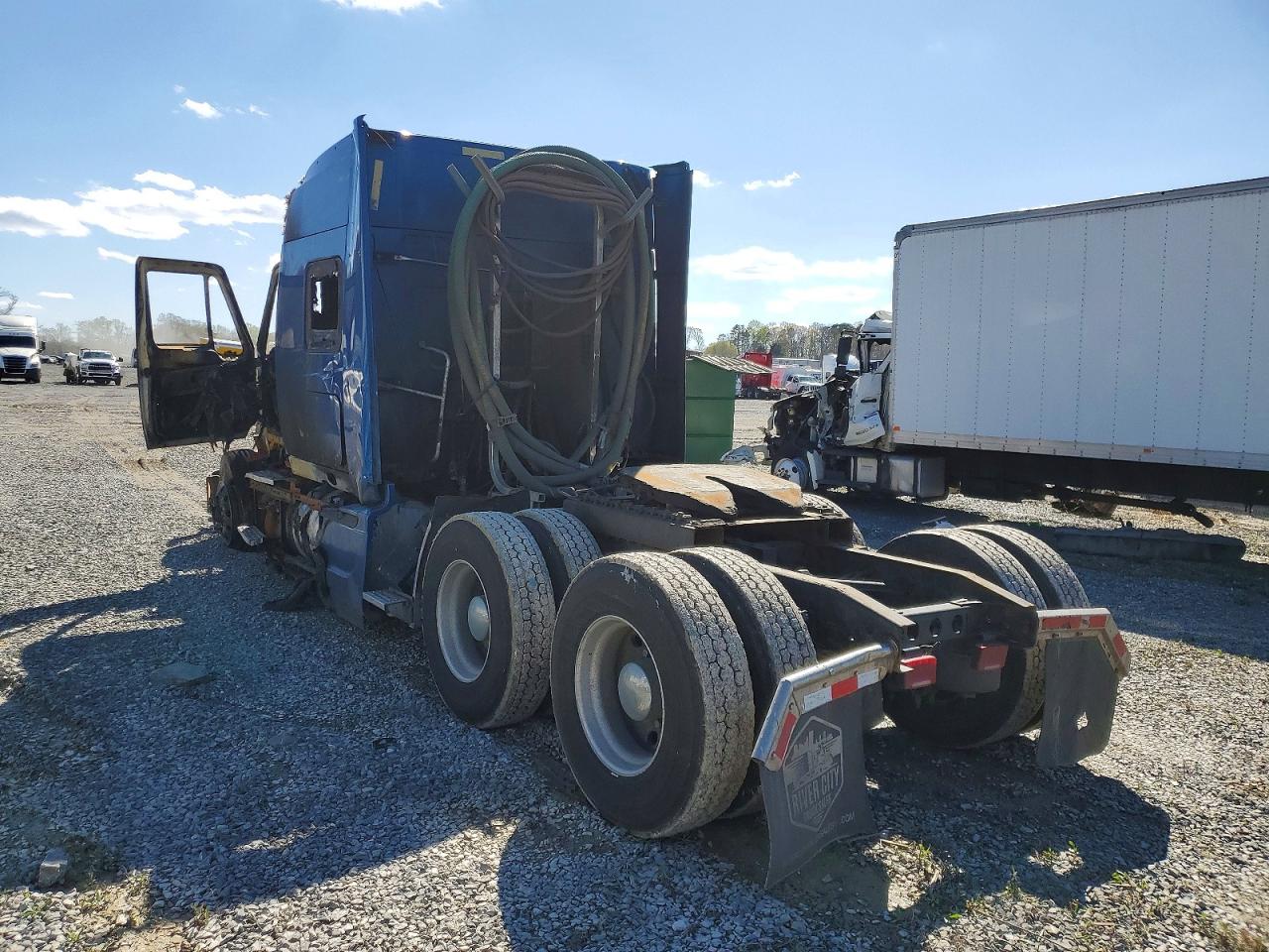 2017 International All other VIN 3HSDJAPR6HN638191 photo 3