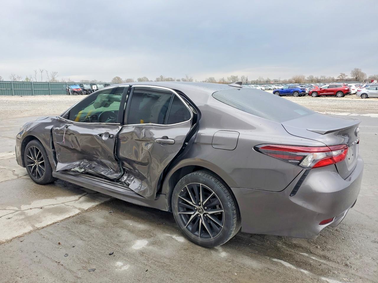 2024 Toyota Camry VIN 4T1G11AKXRU884970 photo 2