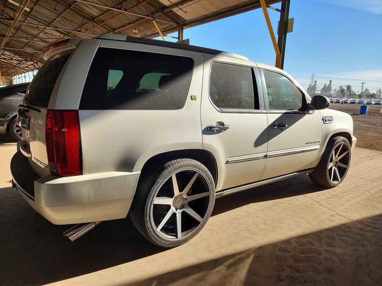 2009 CADI Escalade VIN 1GYFC43509R135191 photo 3