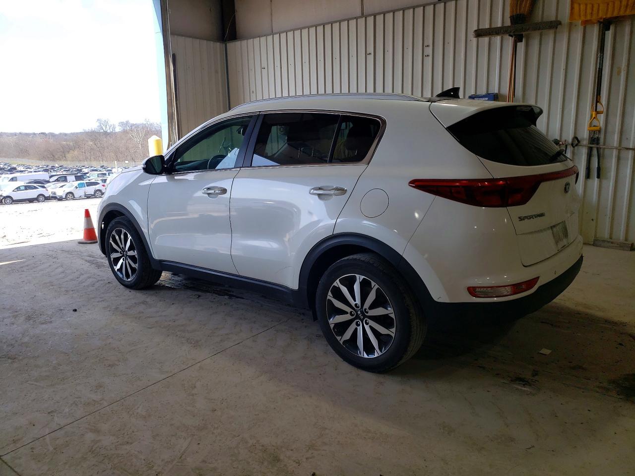 2017 Kia Sportage VIN KNDPN3AC6H7227707 photo 2