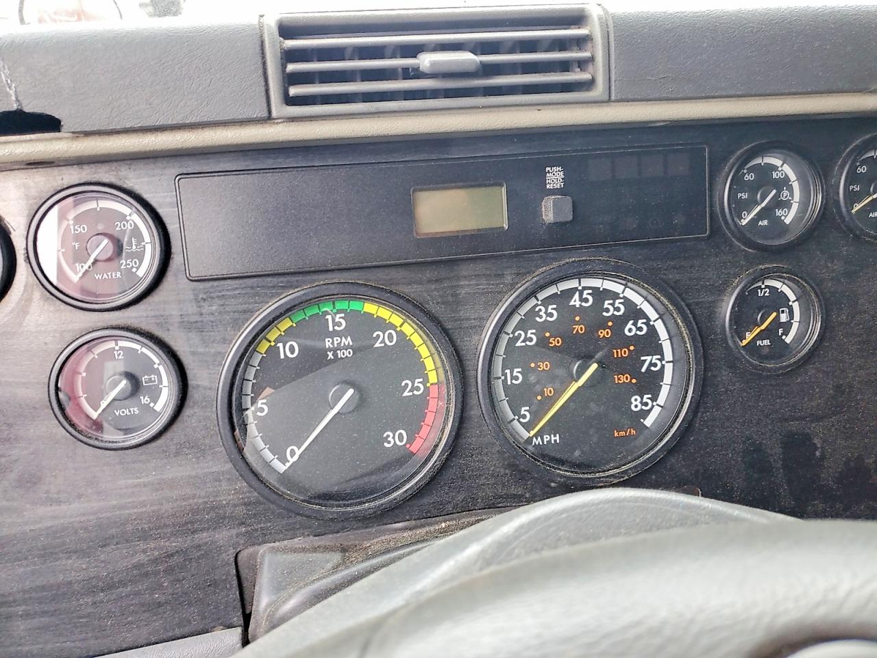 2005 FREIGHTLINER All other VIN 1FUJA6CV05LN43987 photo 9