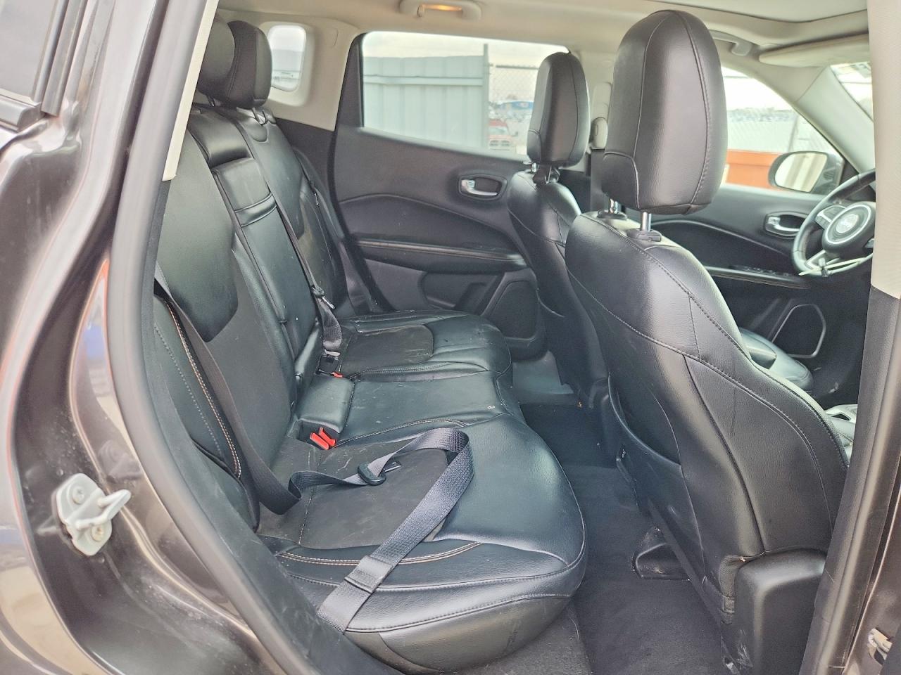 2018 Jeep Compass VIN 3C4NJDBB7JT104188 photo 11