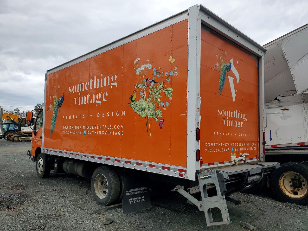 2020 HINO All other VIN JHHRDM2H3LK009142 photo 2