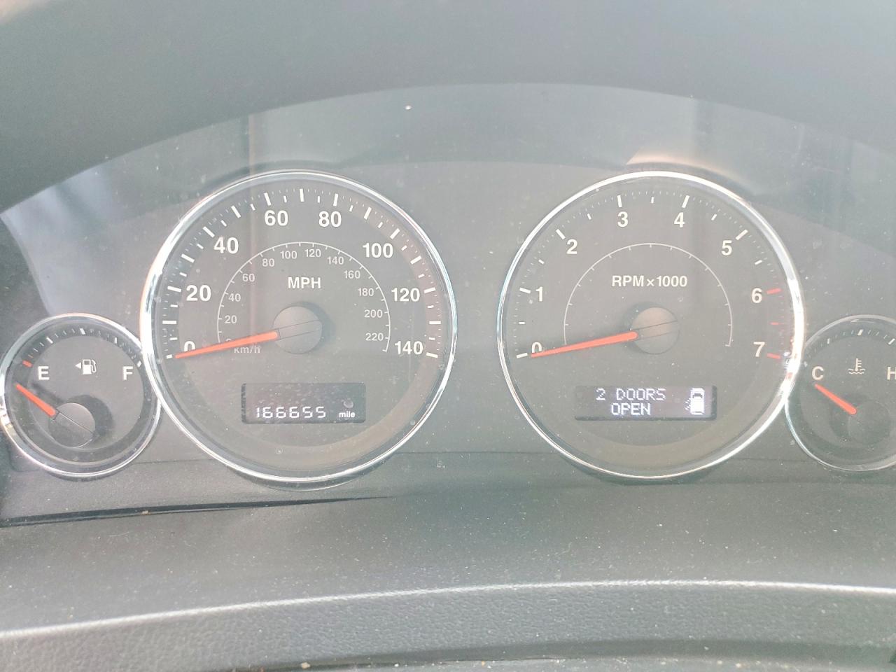 2008 Jeep Cherokee VIN 1J8GR48K08C136374 photo 9