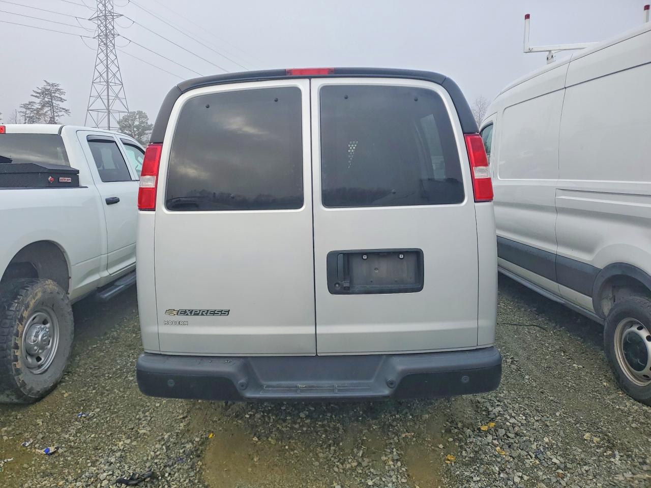 2023 CHEV Express VIN 1GCWGAFP5P1233361 photo 6