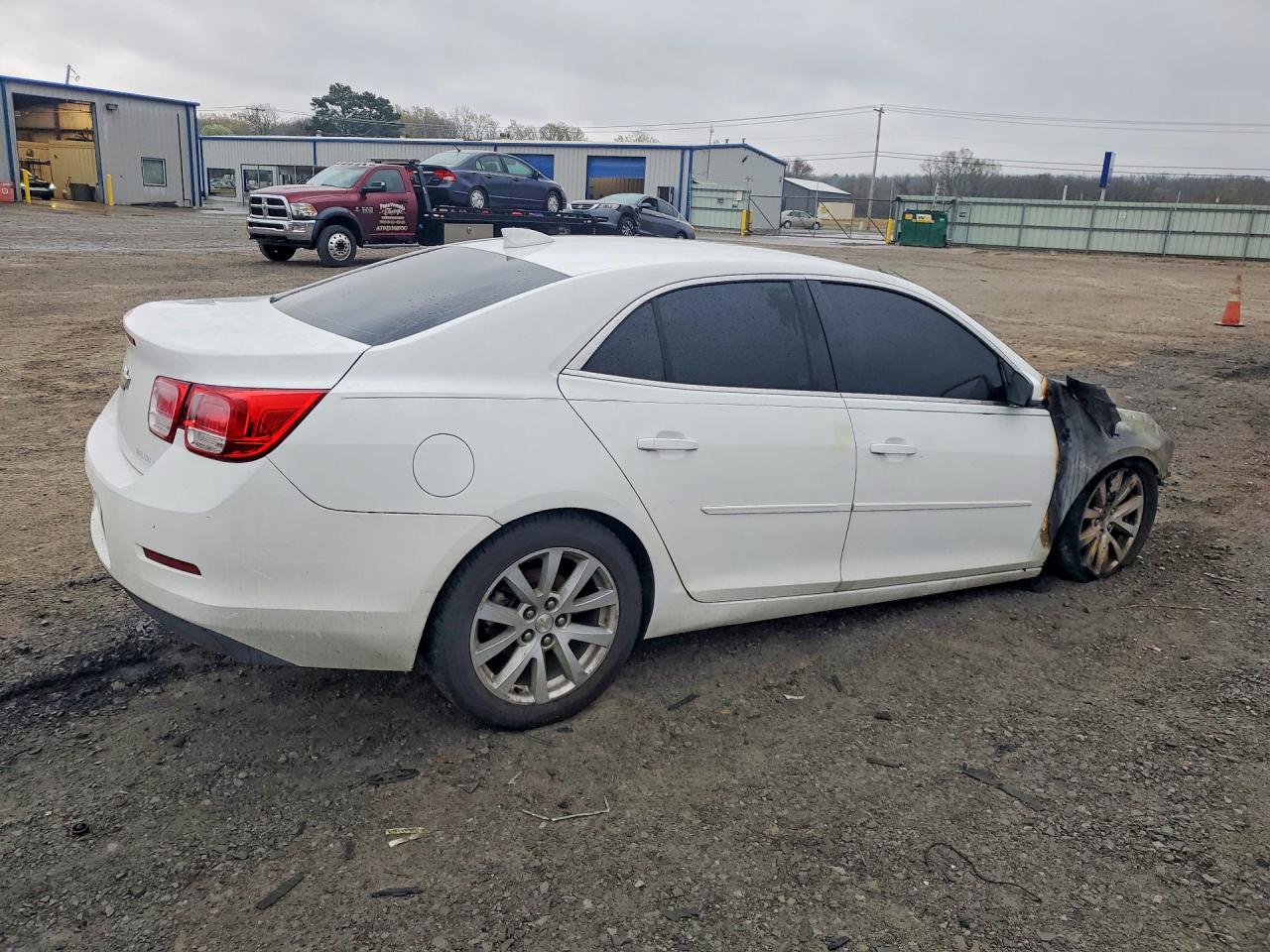 2015 Malibu VIN 1G11D5SLXFF262779 photo 3