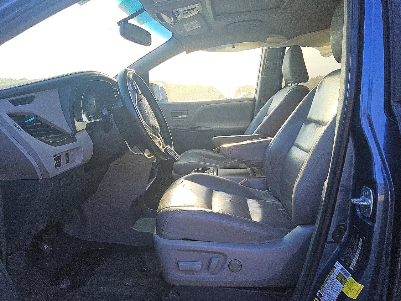 2016 Toyota All models VIN 5TDYK3DCXGS712896 photo 7