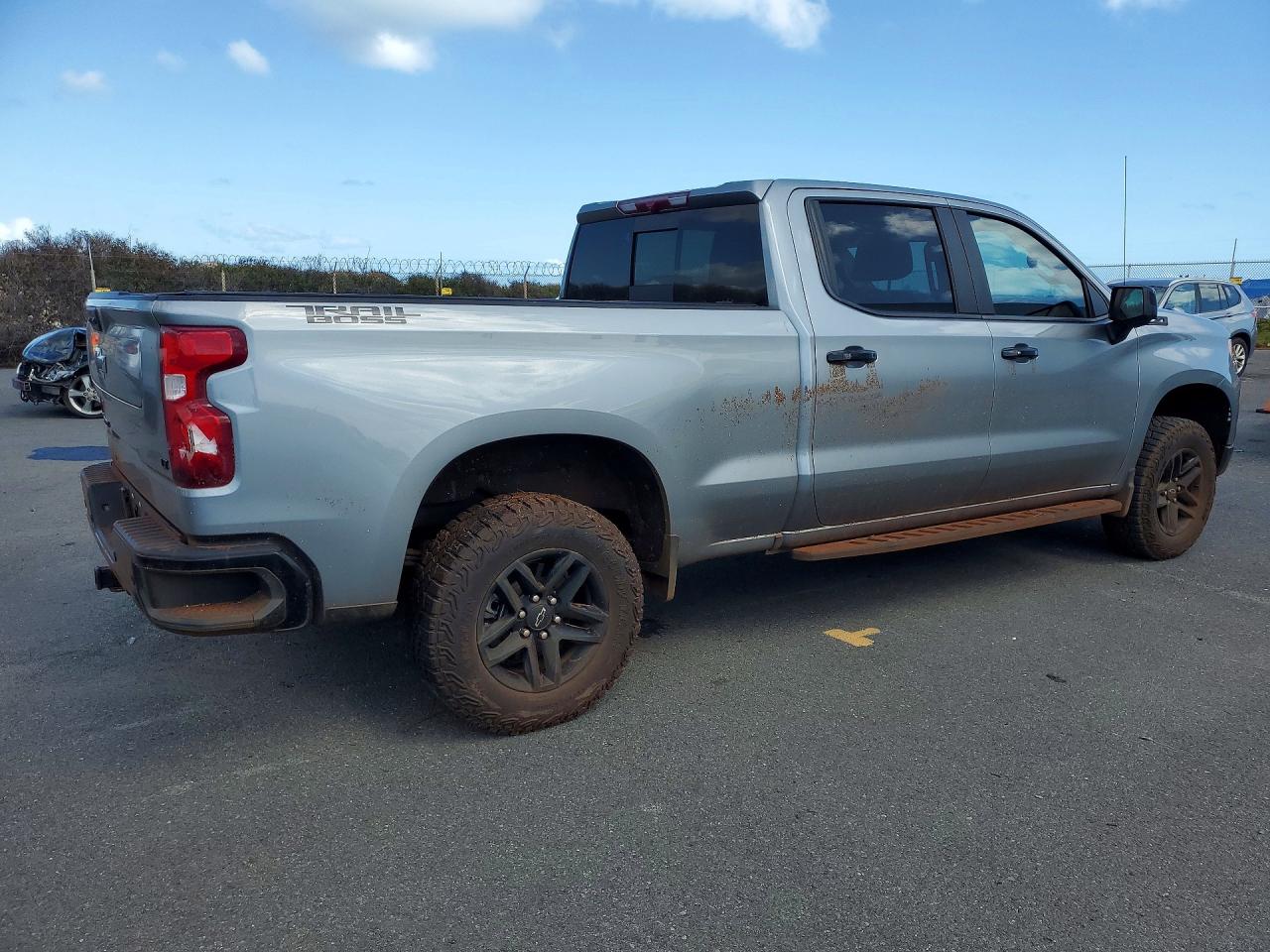 2025 Chevrolet All models VIN 3GCUKFEL8SG308405 photo 3