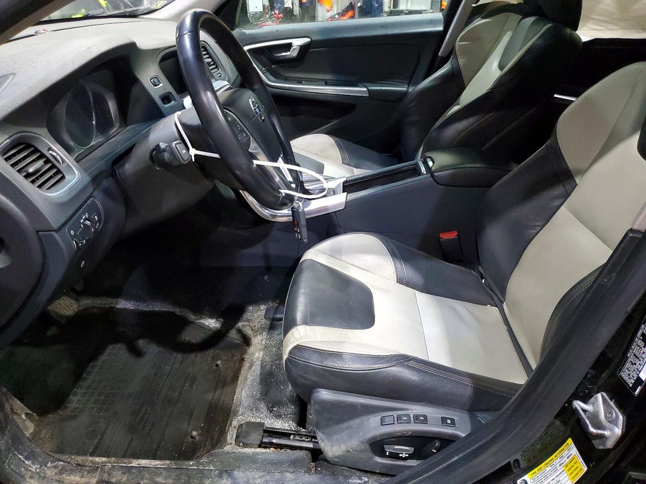 2017 Volvo V60 VIN YV440MWK1H1024635 photo 7