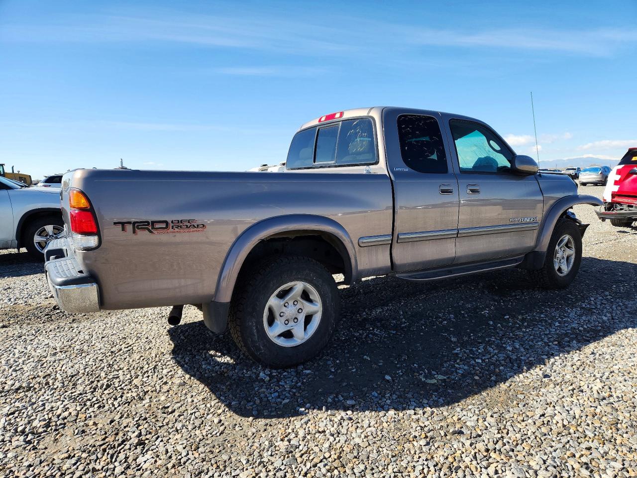 2000 TOYOTA Tundra VIN 5TBBT4813YS042247 photo 3