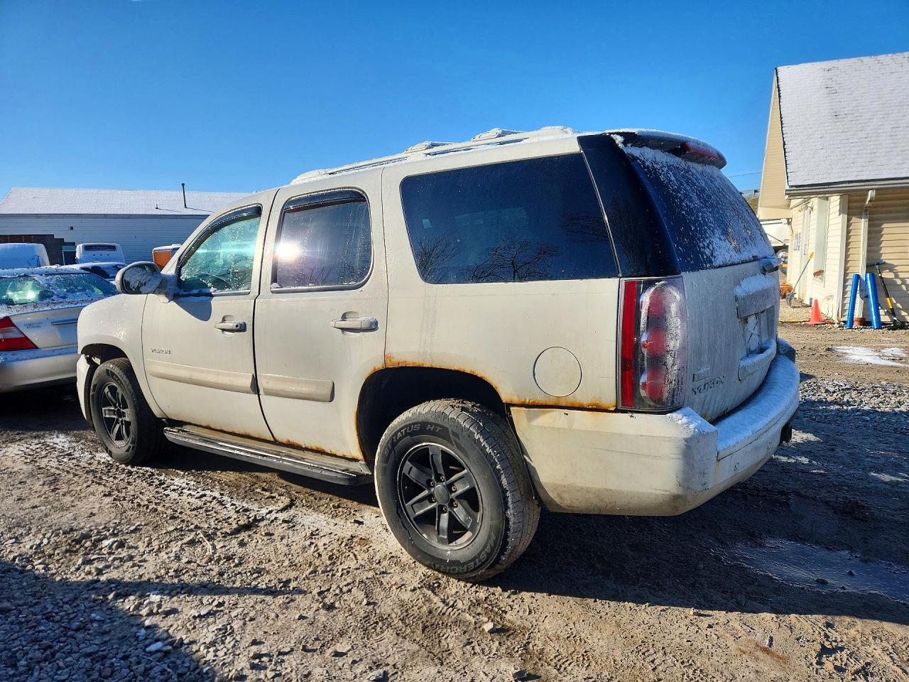 2009 GMC Yukon VIN 1GKFK23029J111446 photo 2