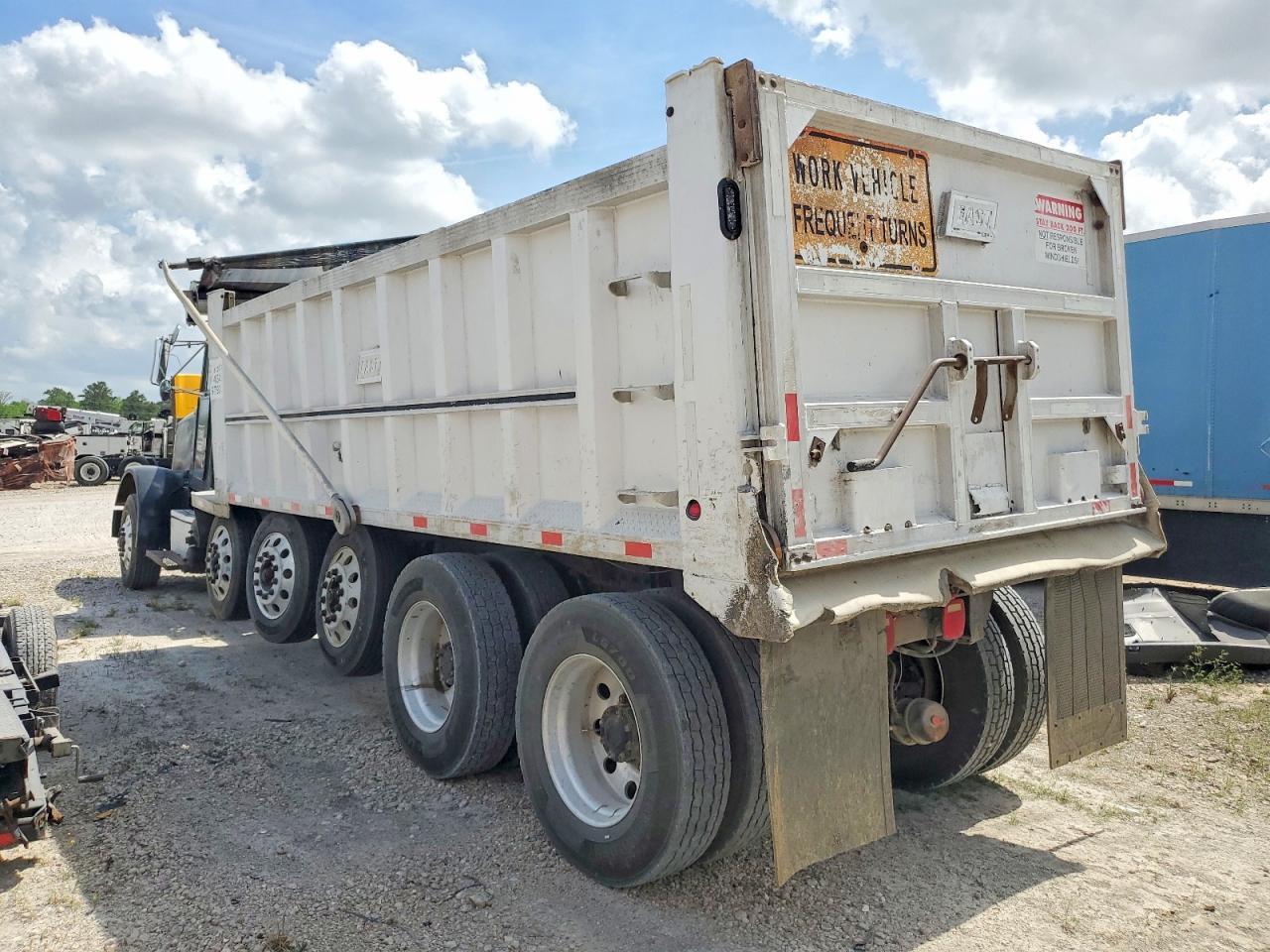 2004 PETERBILT All other VIN 1NPFLBTX64D822945 photo 3