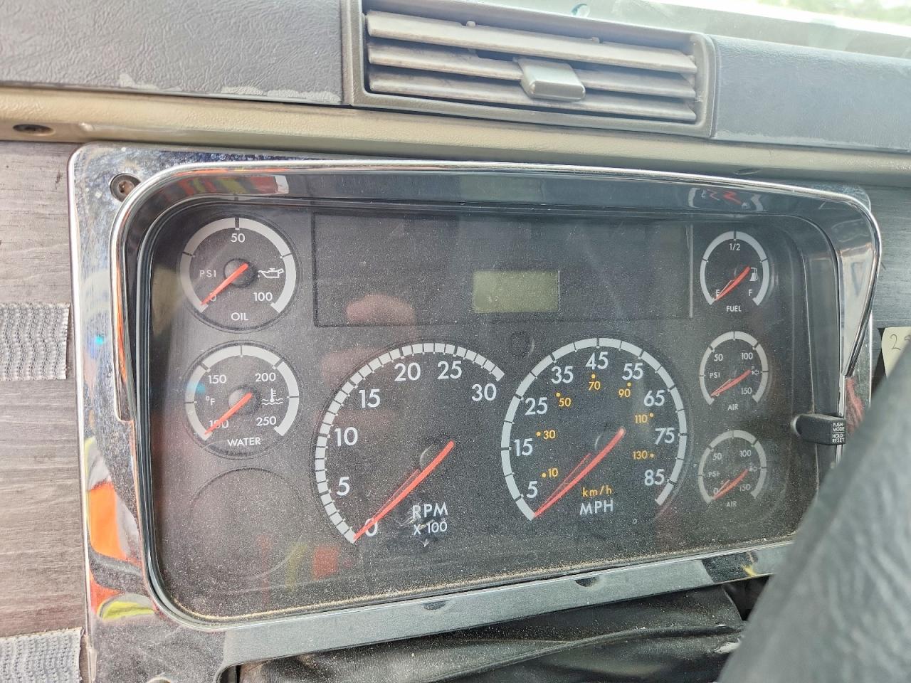 2008 FREIGHTLINER All other VIN 1FUJA6CK38DY52731 photo 8