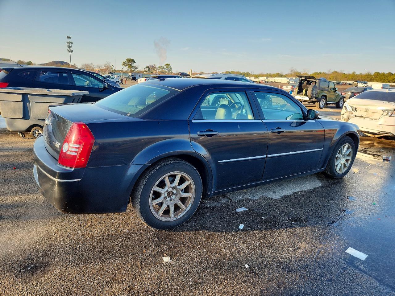 2009 Chrysler 300 VIN 2C3LA53V19H506822 photo 3