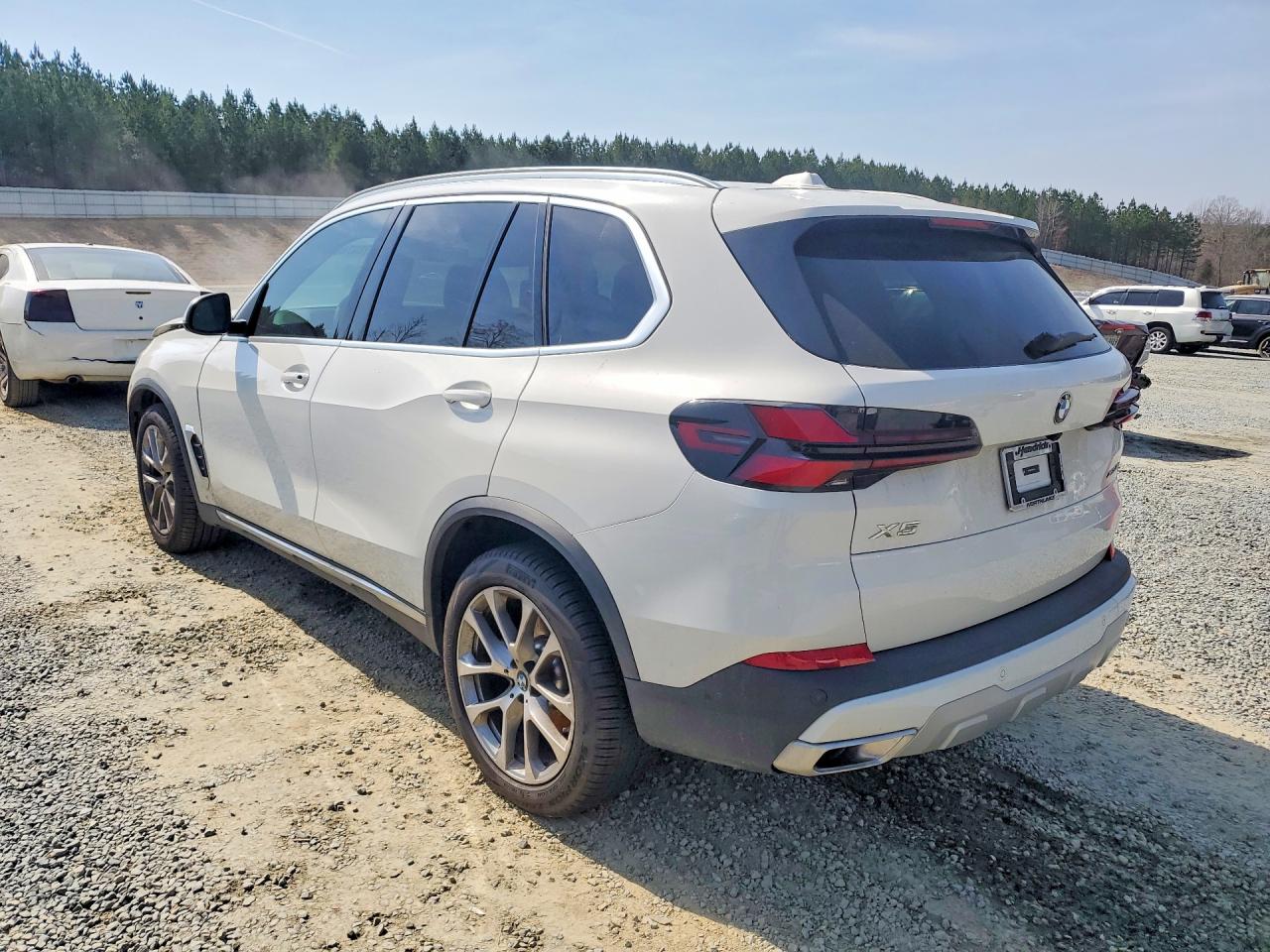 2026 BMW X5 VIN 5UX23EU00T9182109 photo 2