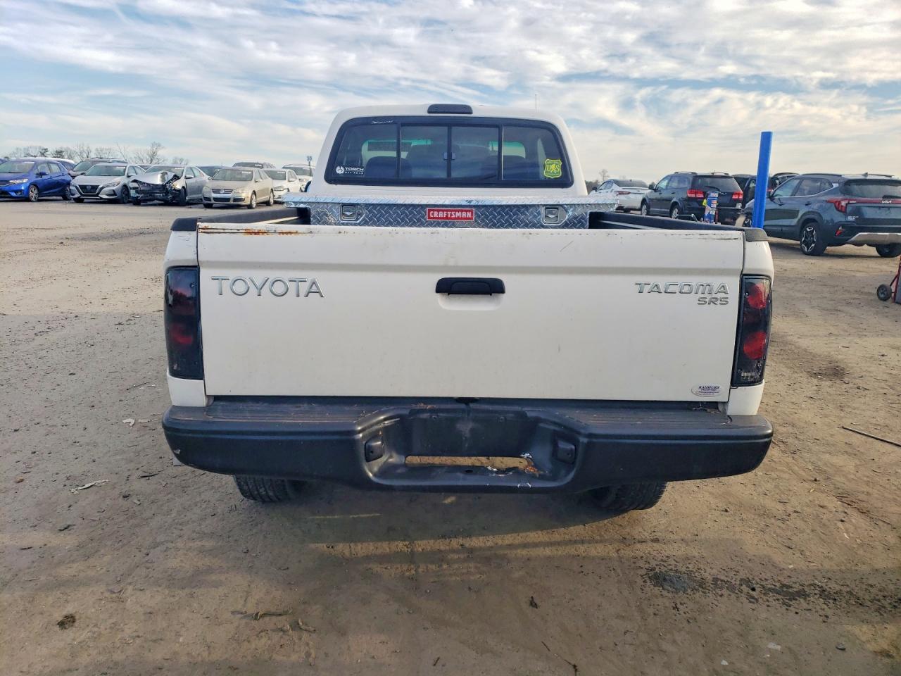 2000 Toyota Tacoma VIN 4TAWM72NXYZ651350 photo 6