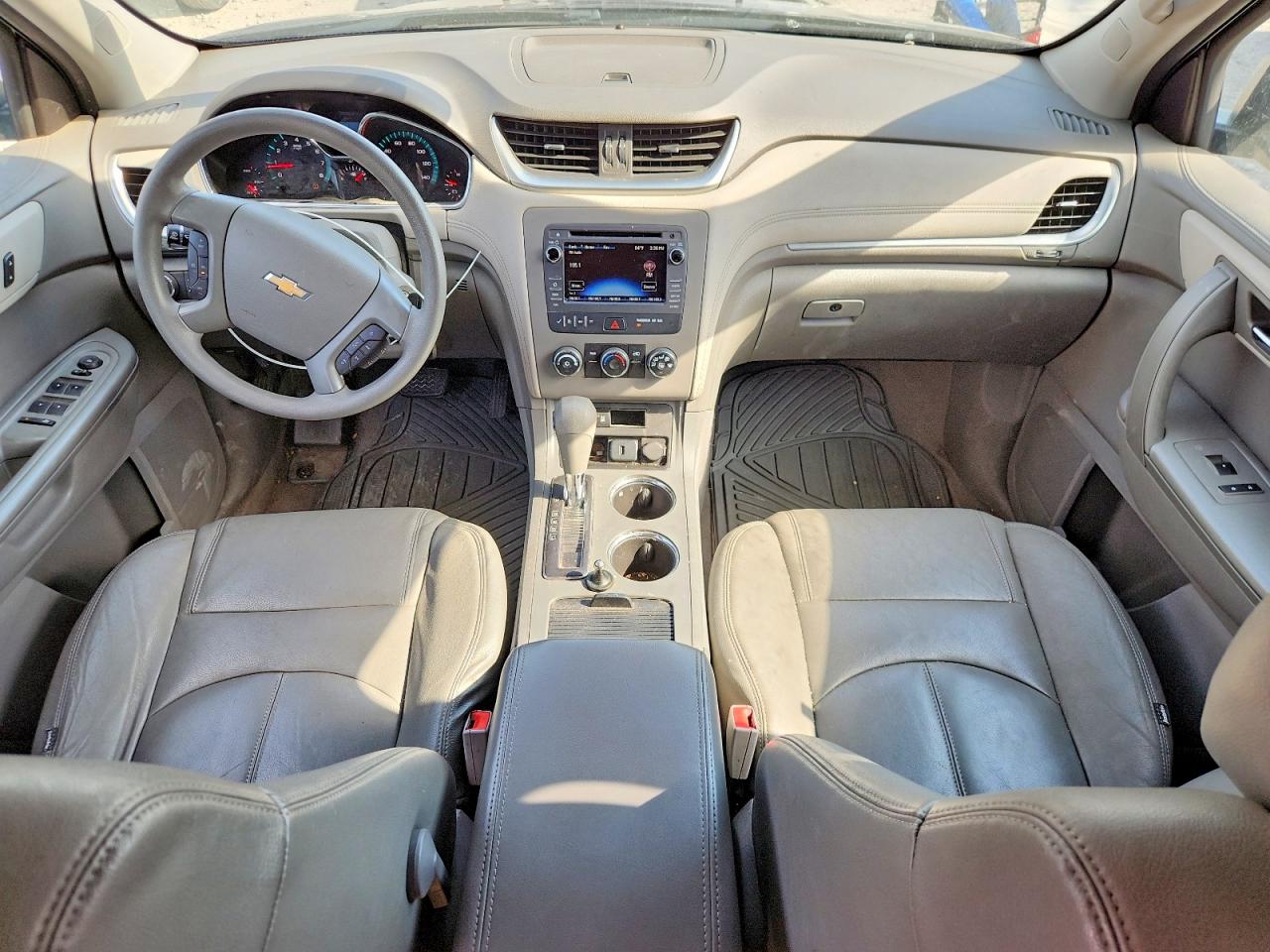 2017 Chev Traverse VIN 1GNKVFED2HJ139763 photo 8