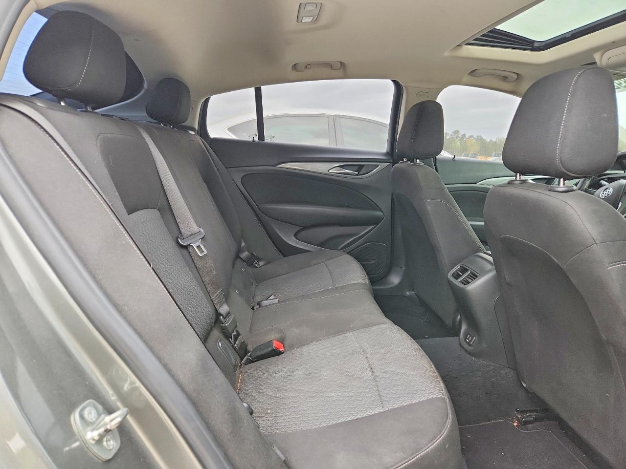 2019 Buick Regal VIN W04GL6SX3K1020852 photo 10