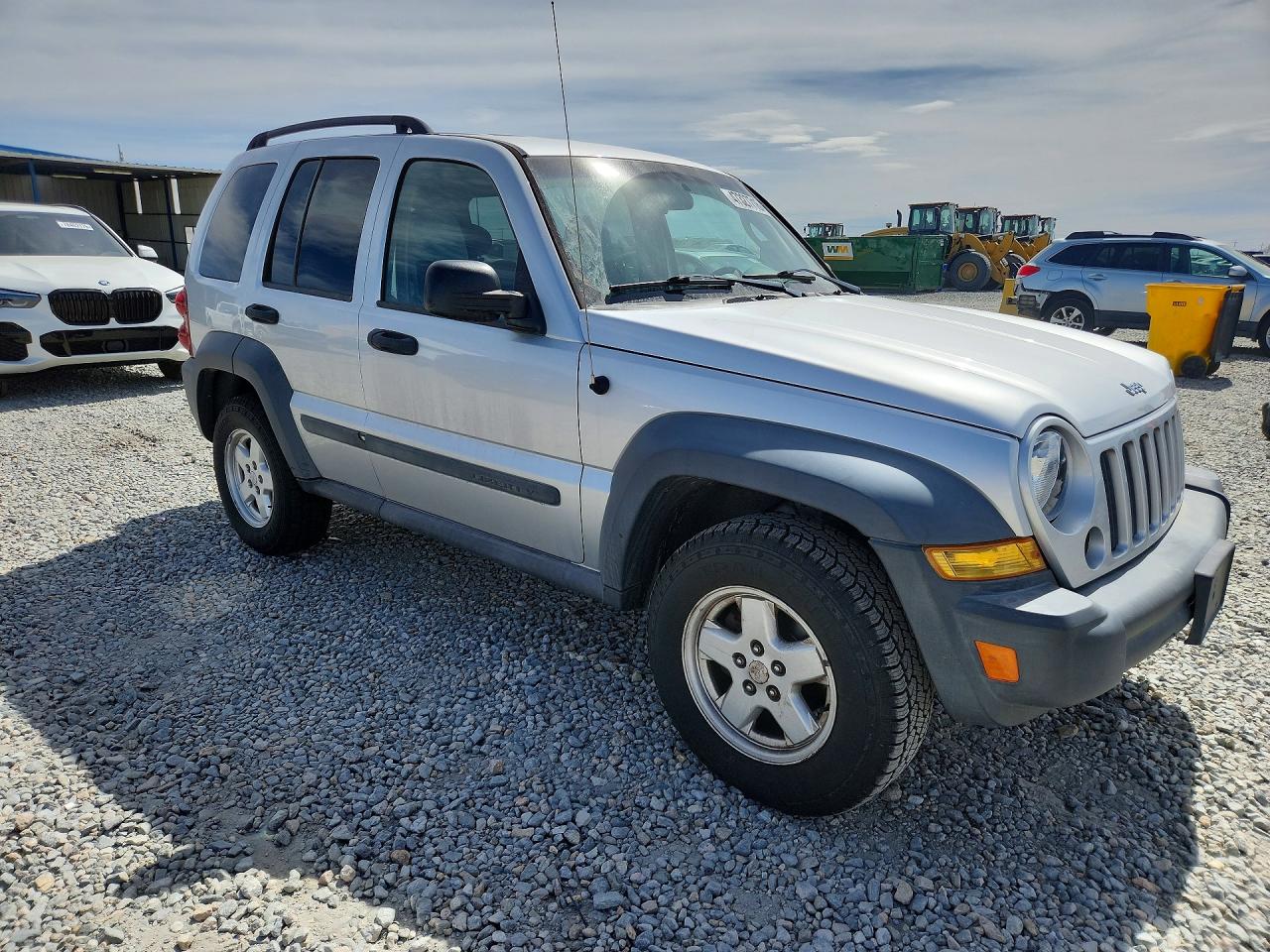 2007 Jeep Liberty VIN 1J4GL48K37W672249 photo 4