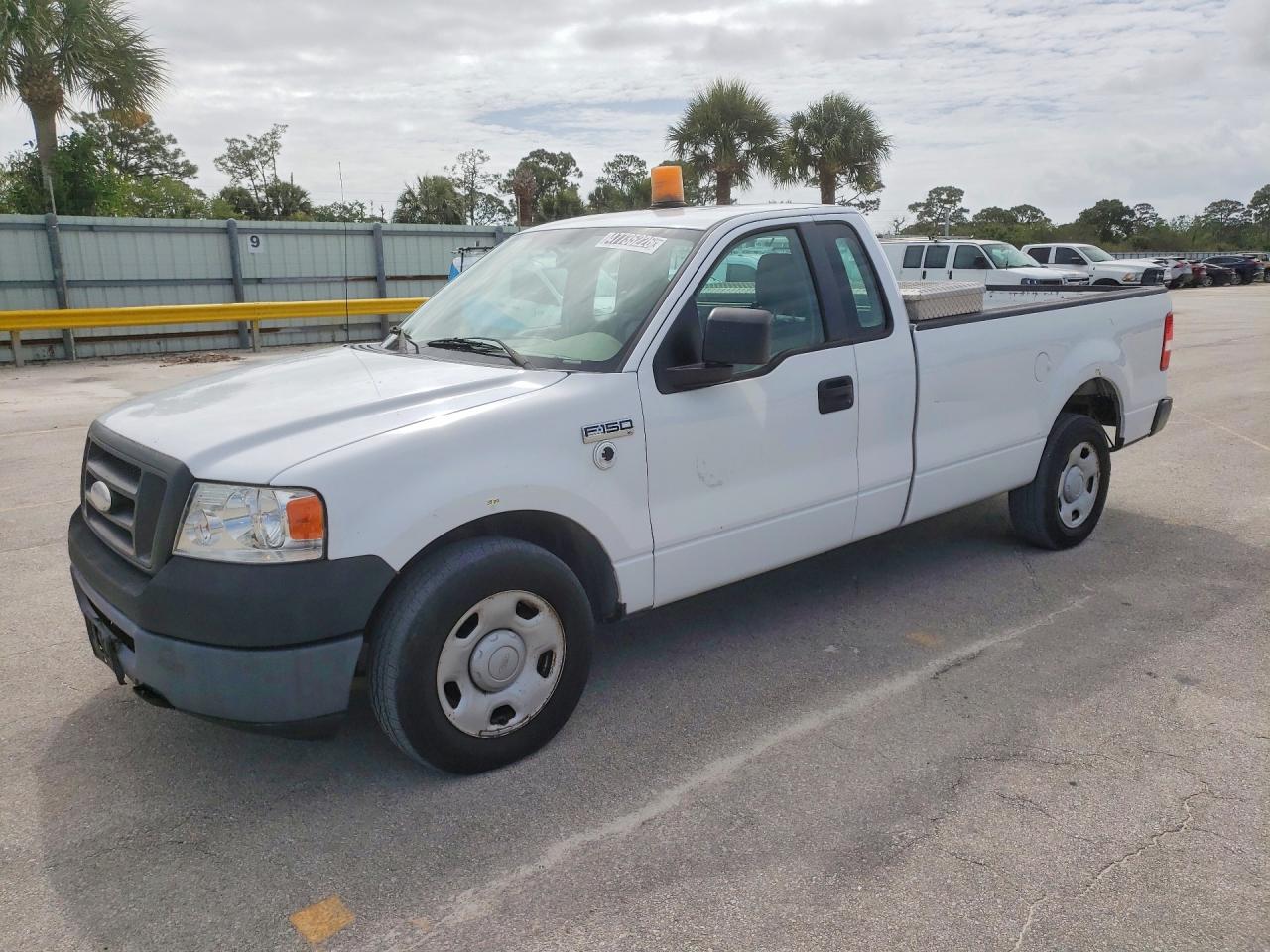 2008 Ford F150 VIN 1FTRF12258KC88043 photo 1