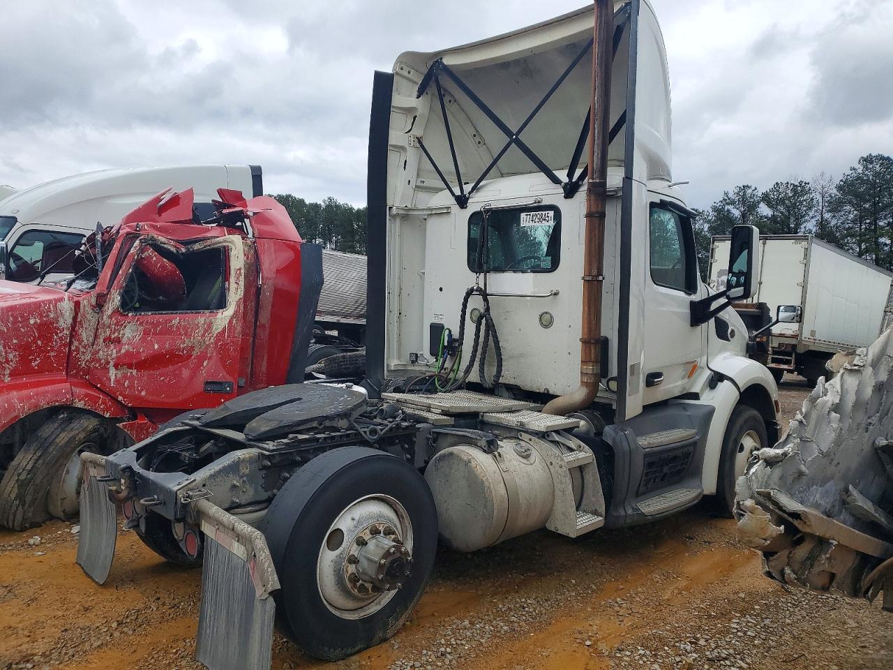 2017 PETERBILT All models VIN 1XPBA48X3HD428839 photo 4
