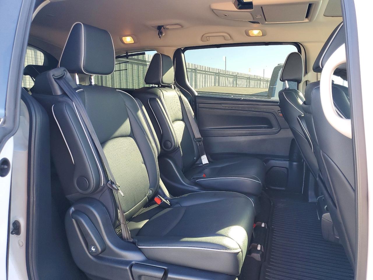 2025 Honda Odyssey VIN 5FNRL6H95SB049283 photo 11