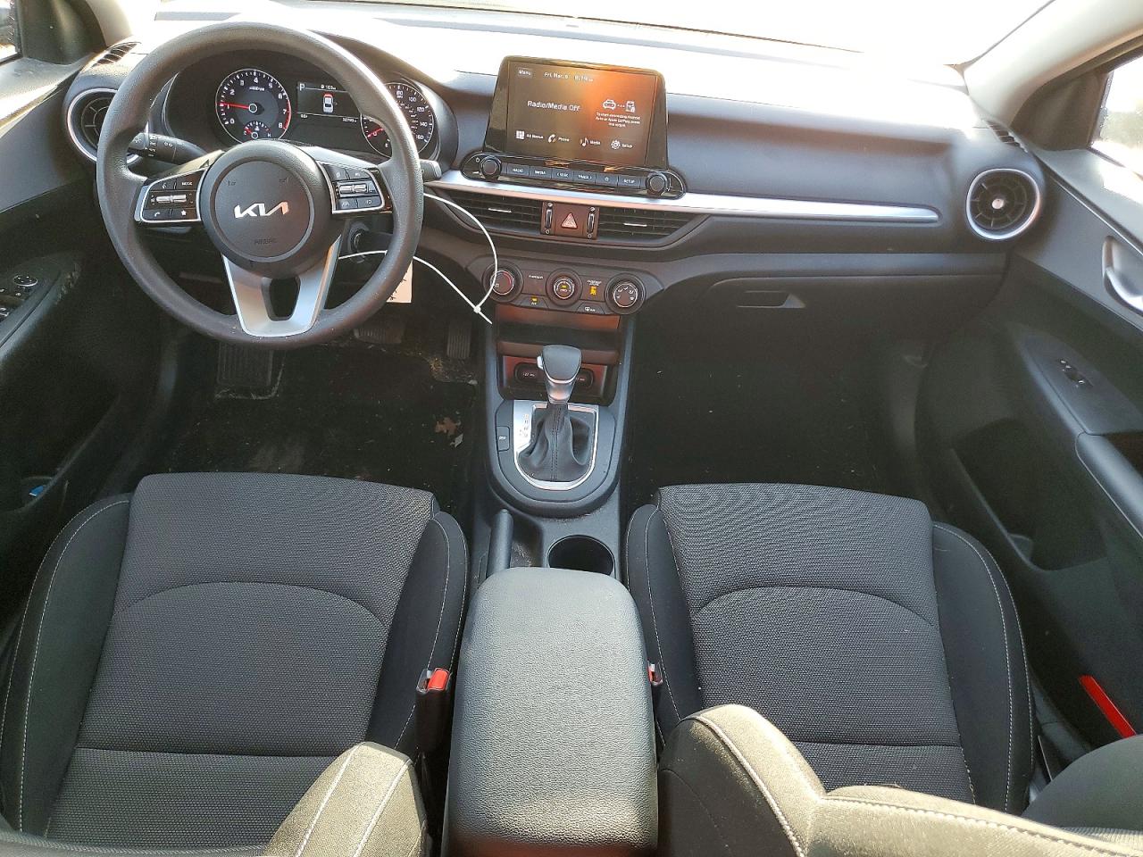2023 KIA Forte VIN 3KPF24AD7PE657070 photo 8