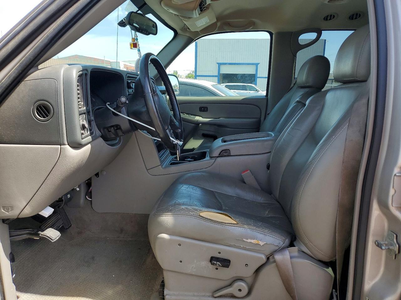 2005 Chev Tahoe VIN 1GNEC13T35R248682 photo 7