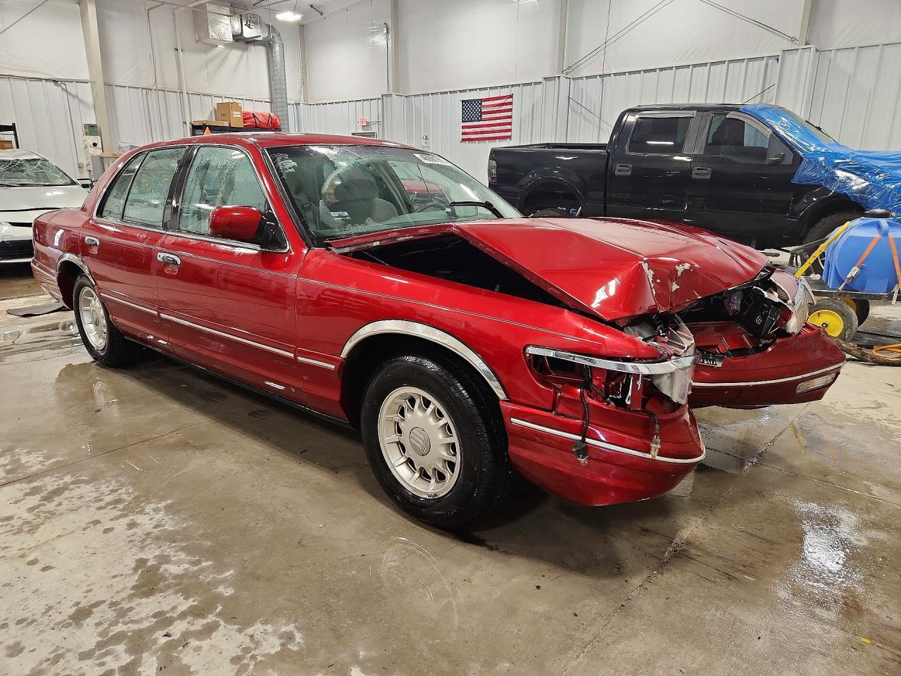 1997 Mercury Grmarquis VIN 2MELM75W6VX639014 photo 4
