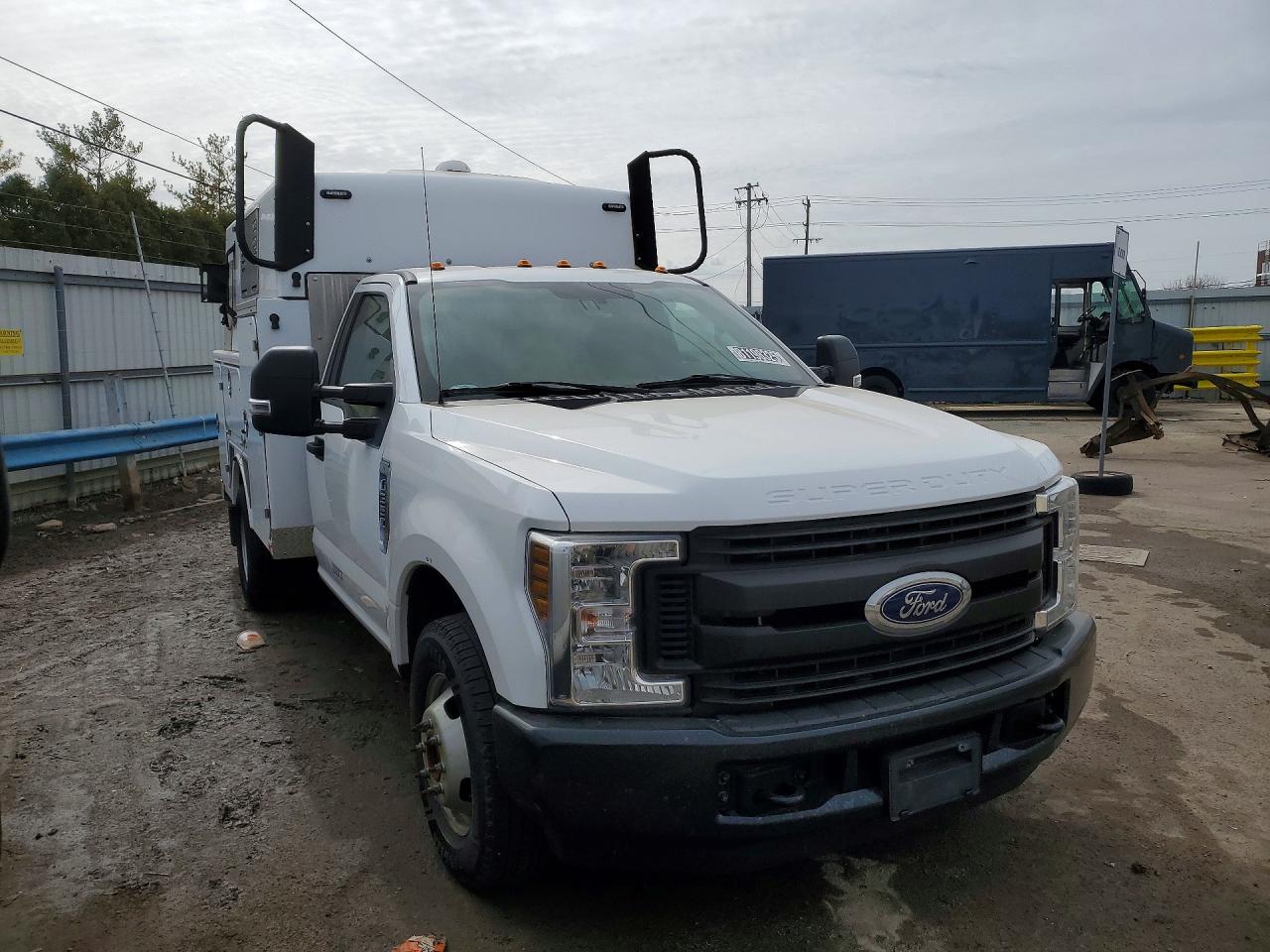 2019 Ford F350 VIN 1FDRF3G69KEF73014 photo 4