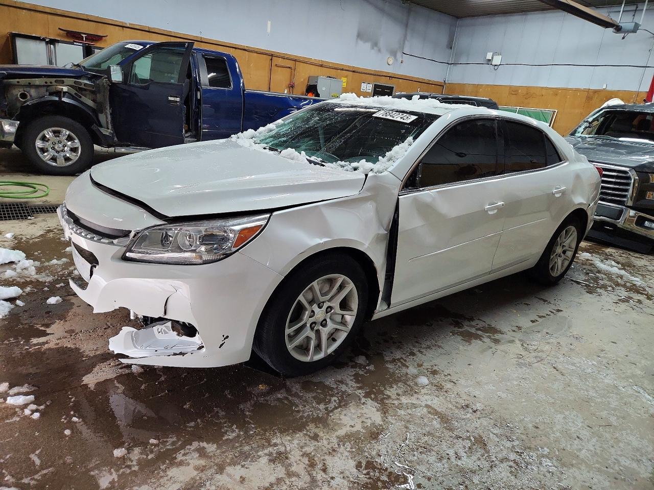 2015 Chev Malibu VIN 1G11C5SLXFU152586 photo 1