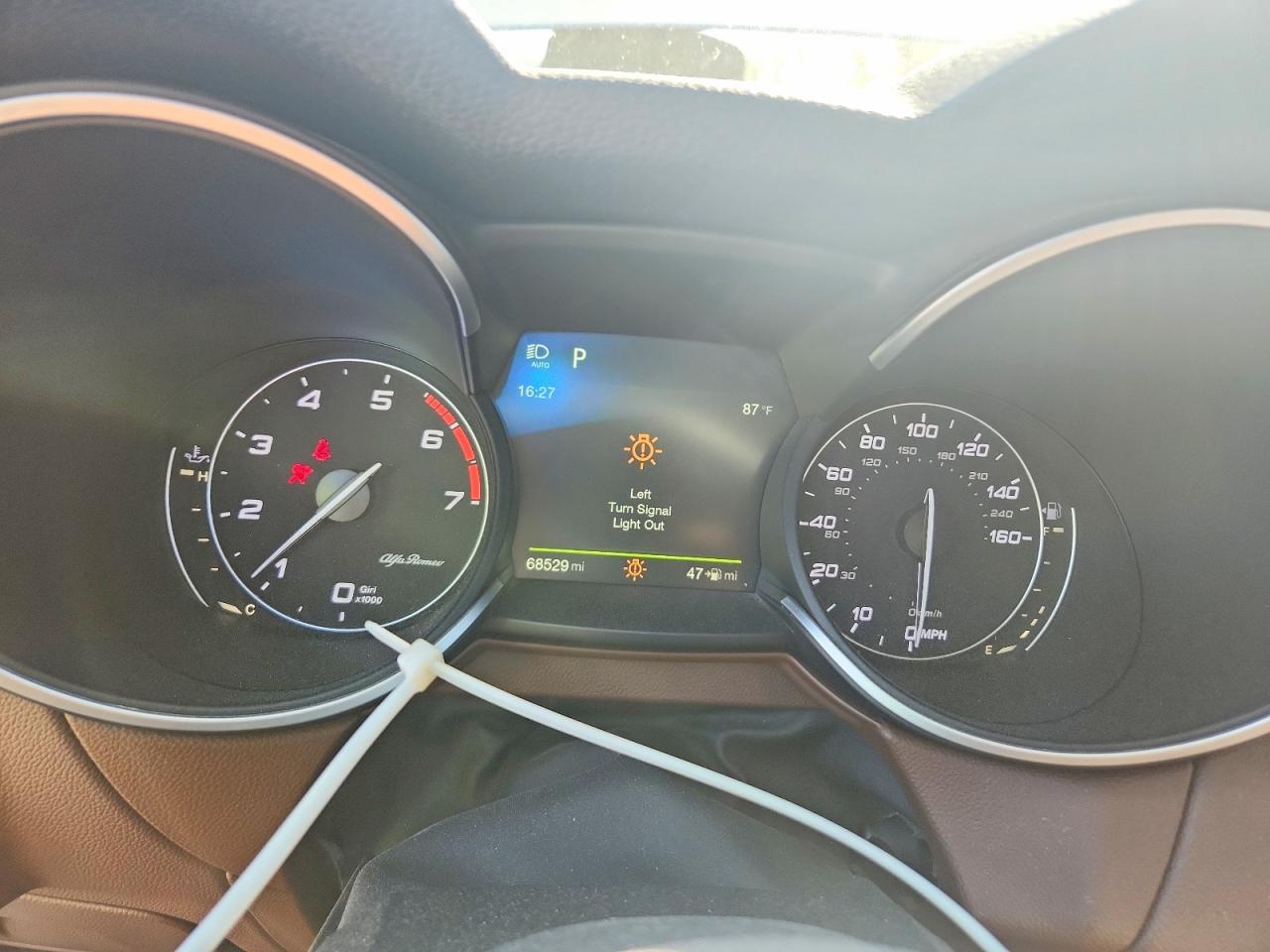 2018 Alfa Stelvio VIN ZASFAKPN9J7B78686 photo 9