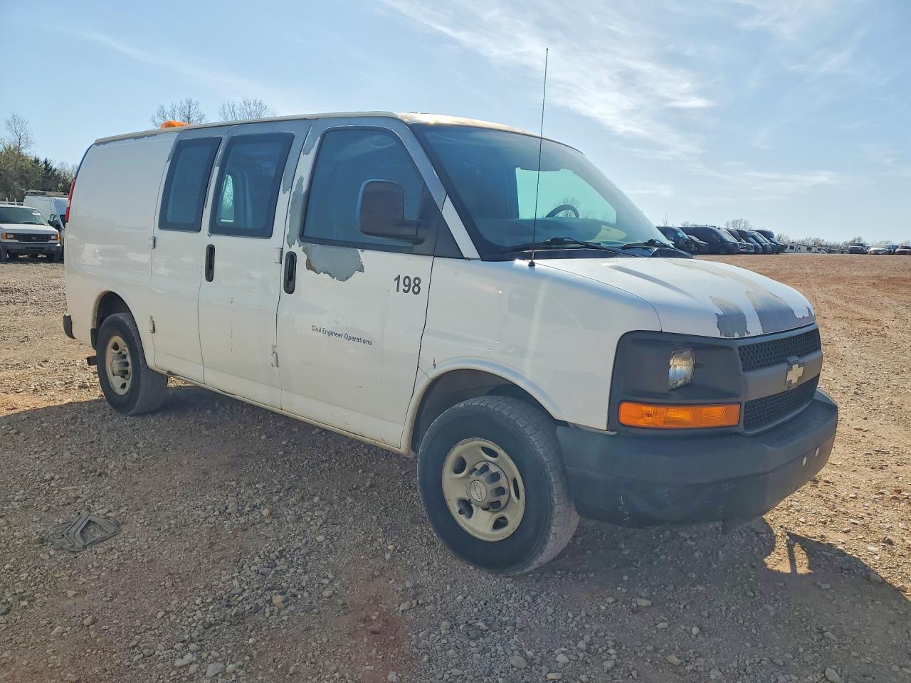 2008 Chevrolet Express VIN 1GCGG25C781136351 photo 4