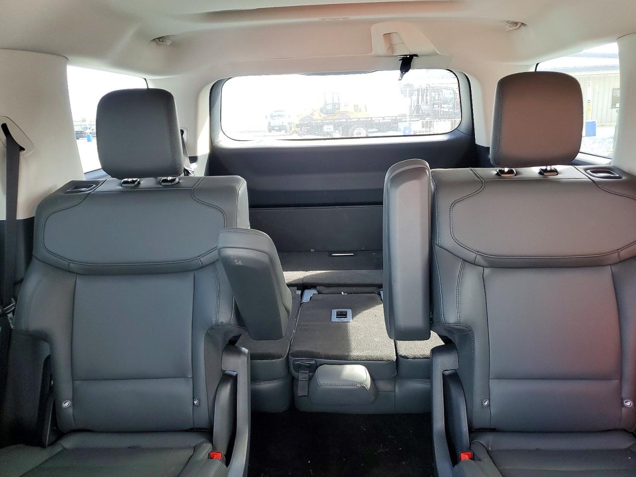 2026 Ford Expedition VIN 1FMJU1H80TEA04075 photo 10
