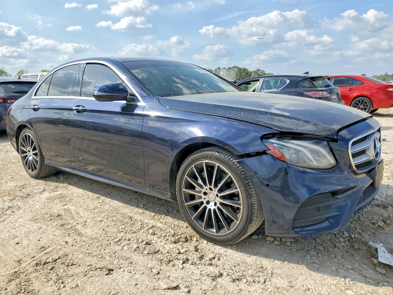 2017 Mercedes-Benz E-class VIN WDDZF4KB8HA225712 photo 4