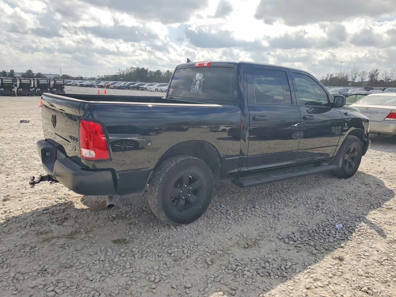 2024 Ram 1500 VIN 1C6RR7KT4RS130238 photo 3
