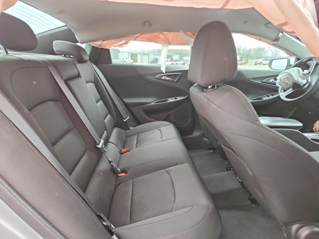 2019 Chev Malibu VIN 1G1ZD5ST8KF206241 photo 10