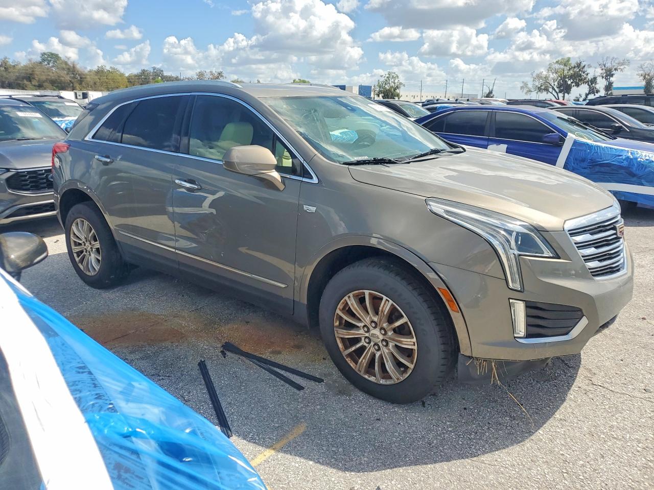 2017 Cadillac Xt5 VIN 1GYKNARS2HZ240947 photo 4