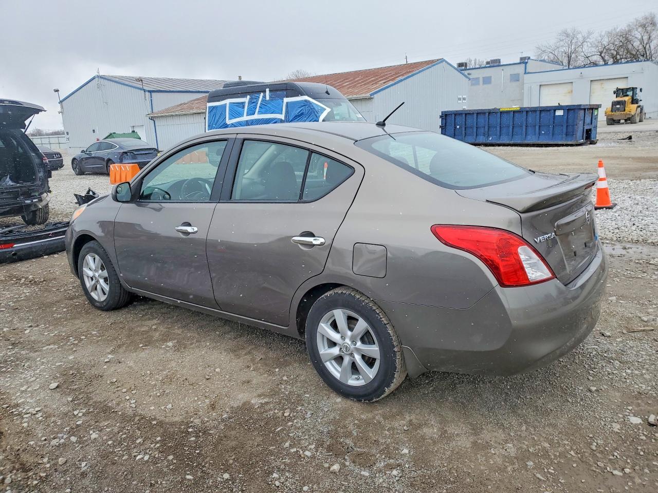 2014 NISS Versa VIN 3N1CN7AP0EL826945 photo 2