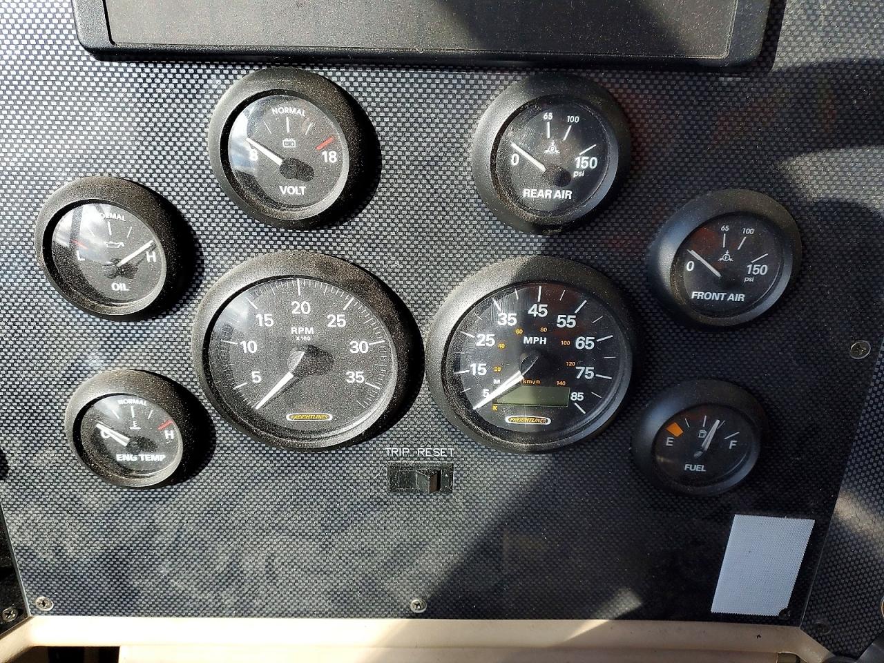 2004 FREIGHTLINER Chassis xc VIN 4UZAAHDC64CN01138 photo 8