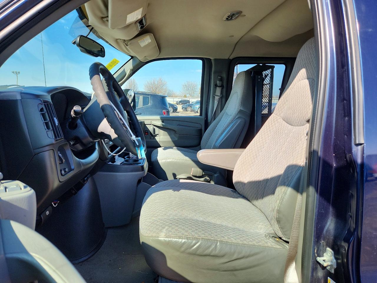 2007 Chevrolet Express VIN 1GNFG15Z371180363 photo 7