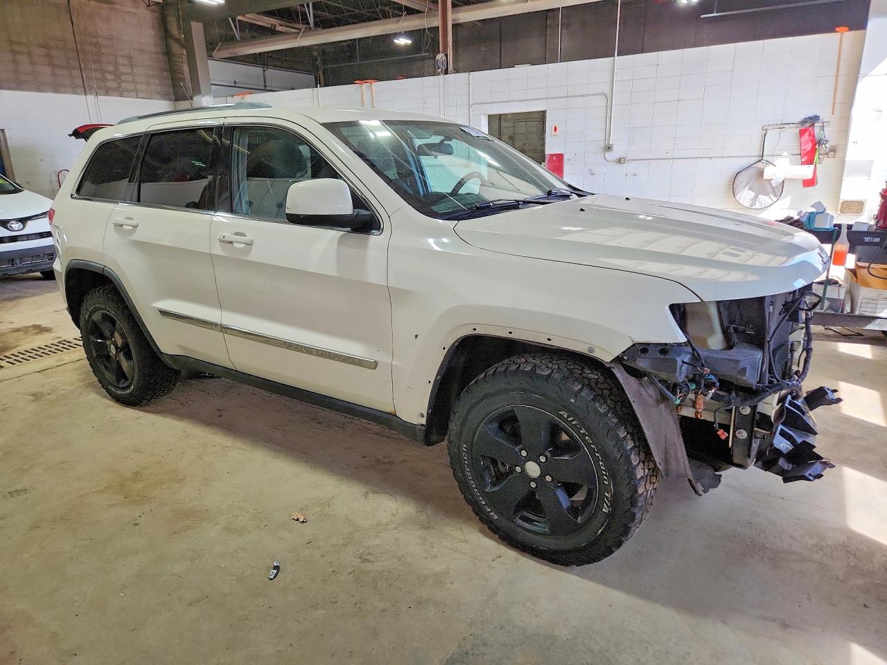 2011 Jeep Grand cher VIN 1J4RR4GG2BC656428 photo 4