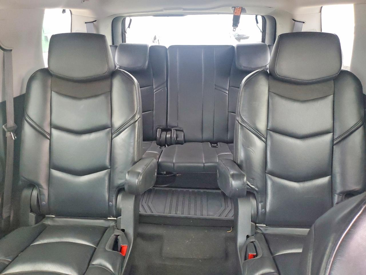 2018 Cadillac Escalade VIN 1GYS3BKJXJR368601 photo 10